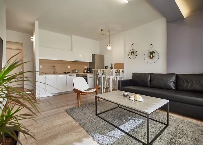 Luxury In شقة سالونيك